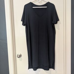 Universal Standard Navy V-Neck Tesino Shirt Dress in Small/14-16